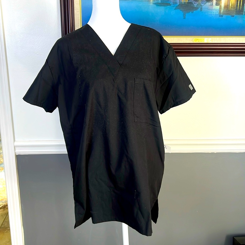 NWT Buttersoft Scrub Top size small
